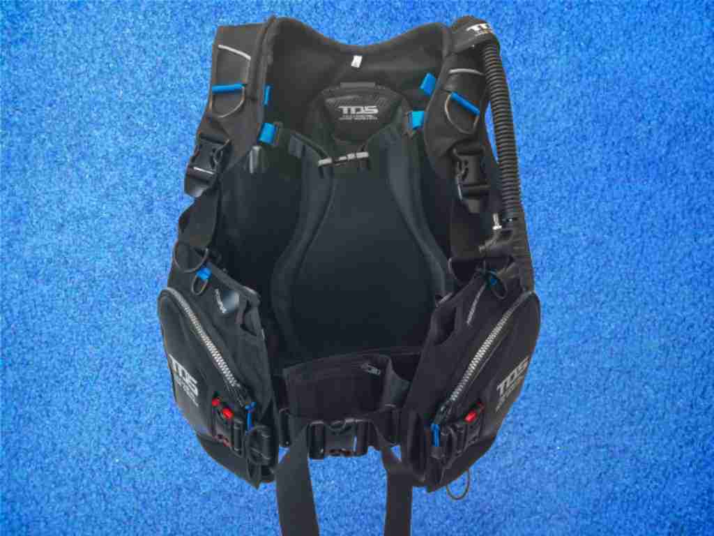 Tauchausrüstung mit ADV Jacket und Atemregler – Bild 3